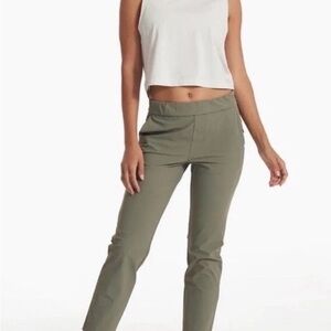 Vuori Miles Ankle Pant in Pistachio